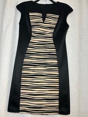 Connected Black Beige Striped Sheath Dress 8P V-Neck Cap Sleeve Knee Length
